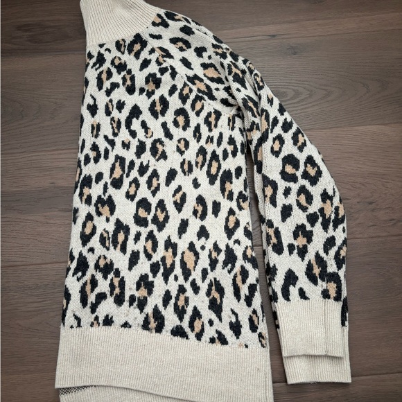 Ann Taylor LOFT Leopard Sweater - Picture 3 of 3